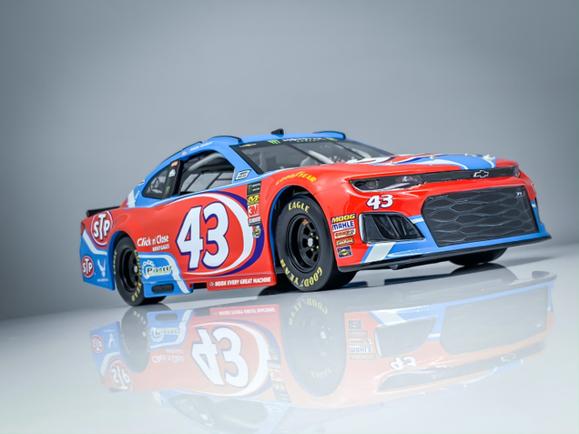 Illustration for article titled BUBBA WALLACE` 2018 CAMARO